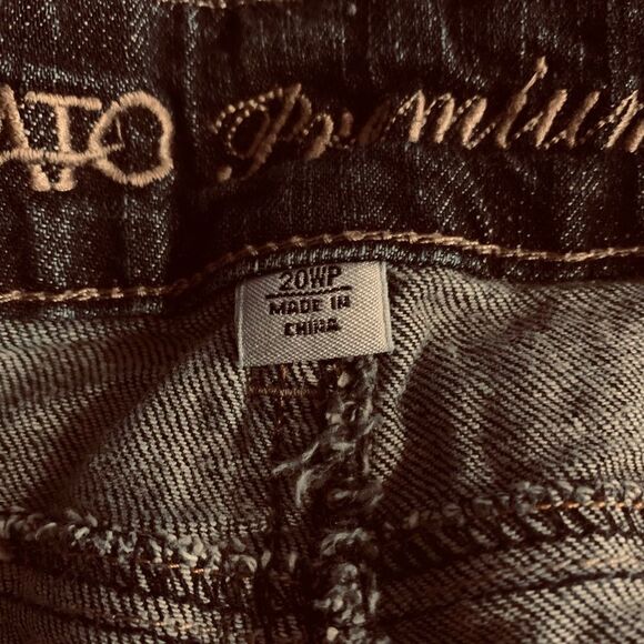 CATO Premium Denim Distressed Straight Leg Jeans sz 20WP - Picture 4 of 4